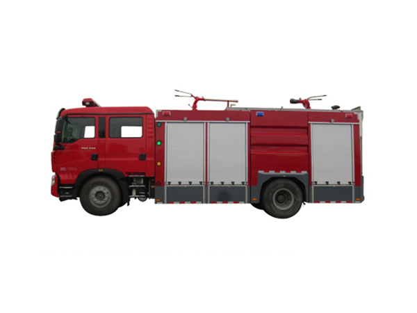 干粉水聯(lián)用消防車(chē)